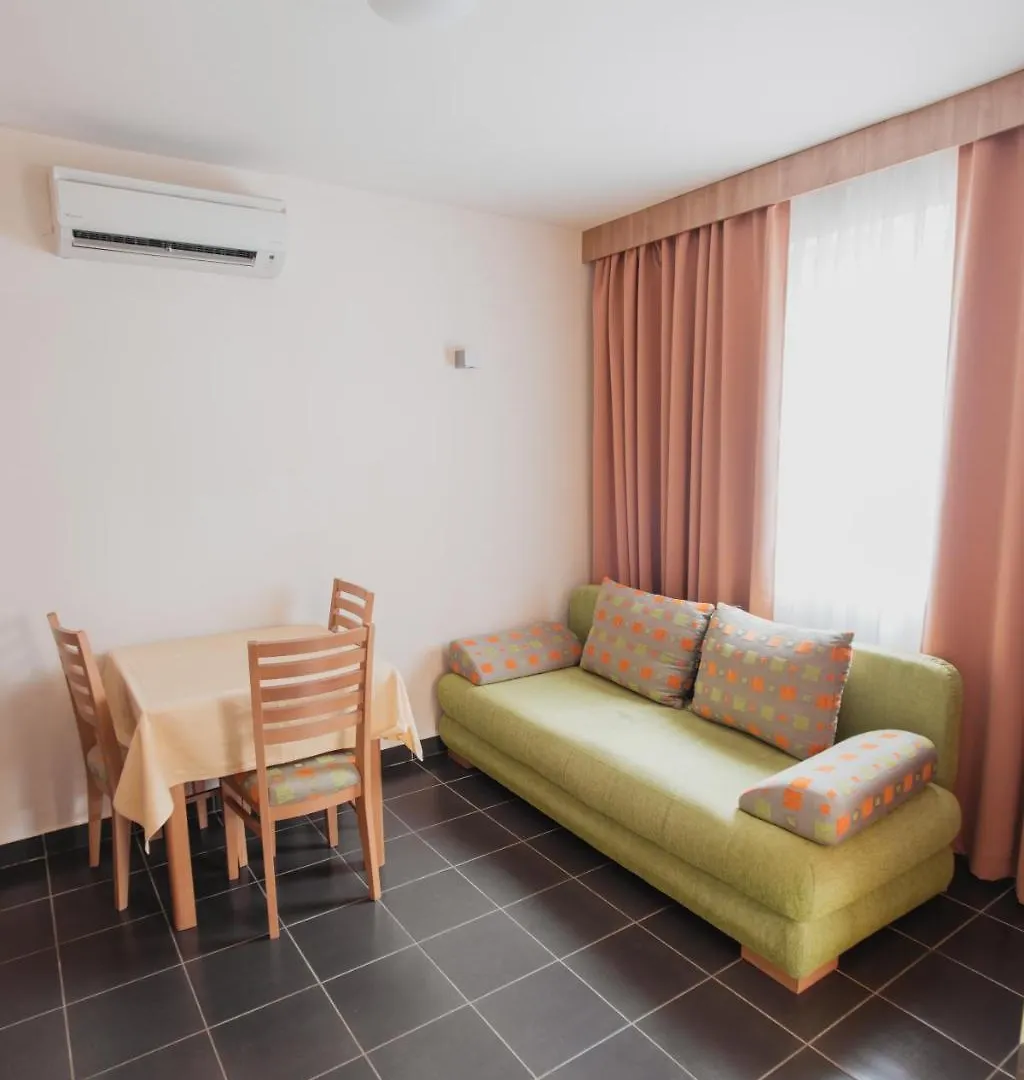 Zelena Punta Resort 쿠클리차 0*,